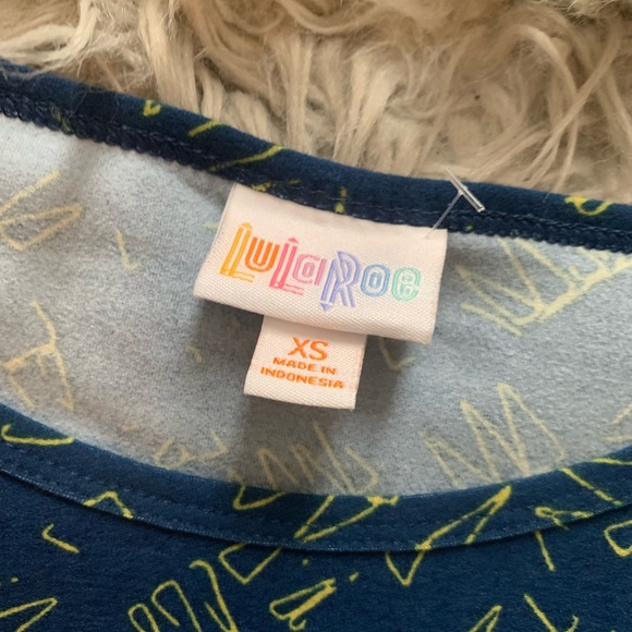 💕LuLaRoe Irma Shirt - Picture 3 of 4